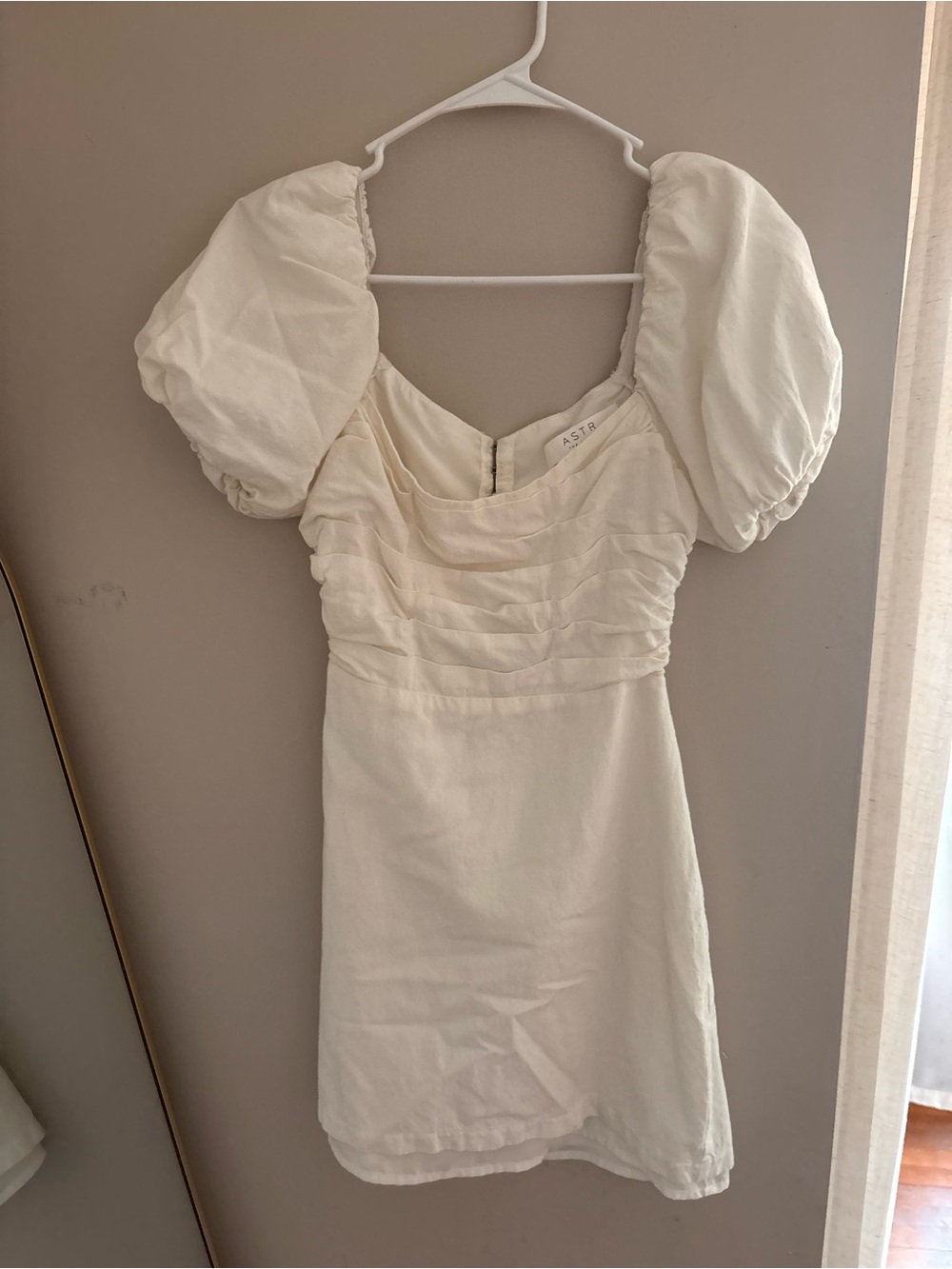 ASTR the label | Puff Sleeve White Mini Dress